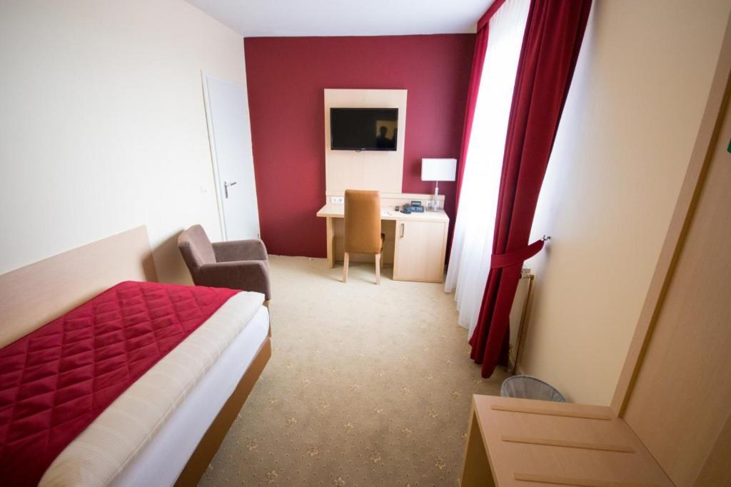 Hotel & Restaurant Wiggers Bad Oldesloe Ngoại thất bức ảnh