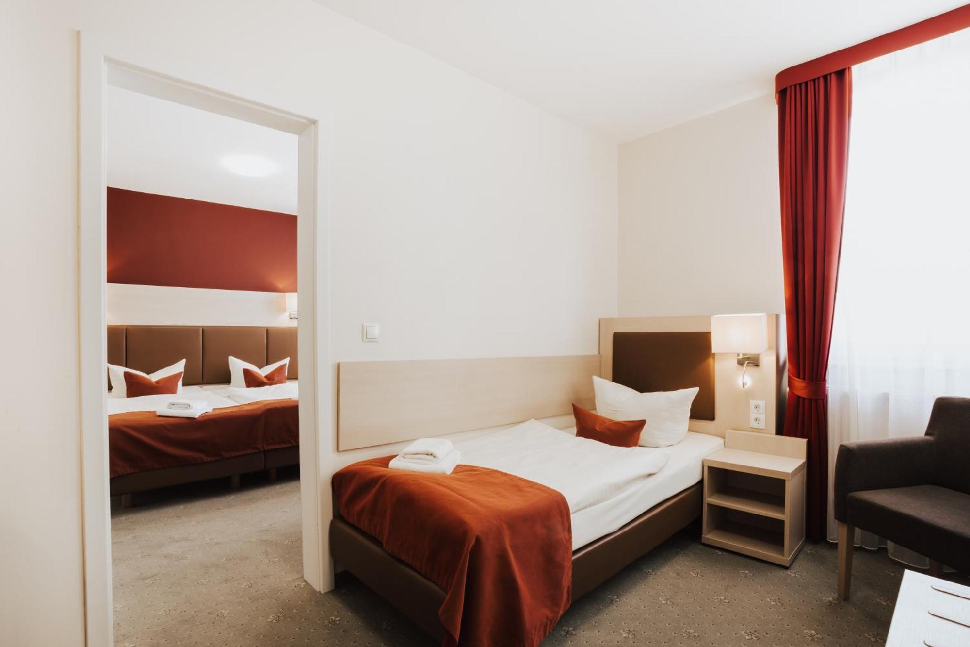 Hotel & Restaurant Wiggers Bad Oldesloe Ngoại thất bức ảnh