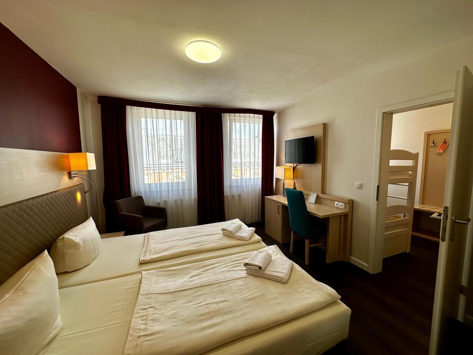 Hotel & Restaurant Wiggers Bad Oldesloe Ngoại thất bức ảnh